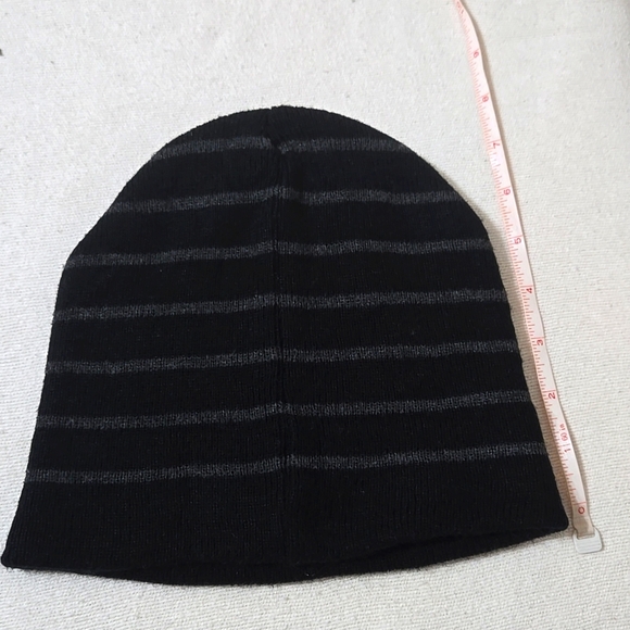 Star Wars Darth Vadar Beanie - Picture 3 of 6